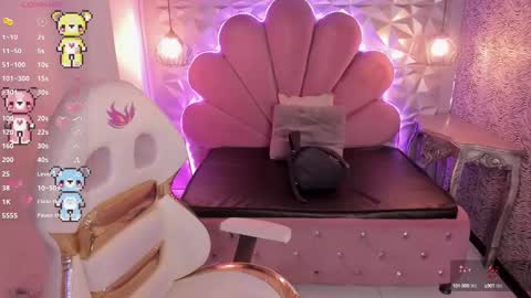    online show from March 11, 7:14 pm