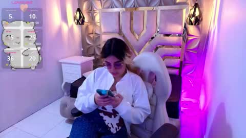    online show from October 4, 7:01 pm