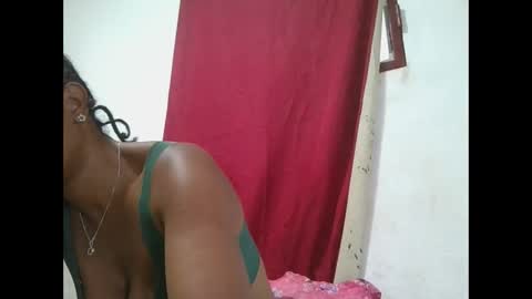 meraldaaaa online show from October 1, 5:57 am