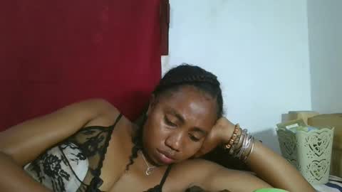 meraldaaaa online show from October 13, 6:02 am