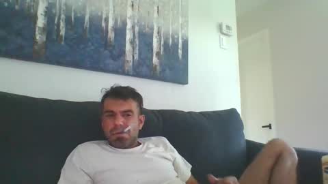 Mercedes190d online show from November 28, 8:00 pm