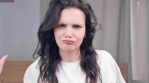 Snapshot of mercymanrriquez chatting on April 1, 7:31 am Miya online show from April 1, 7:31 am