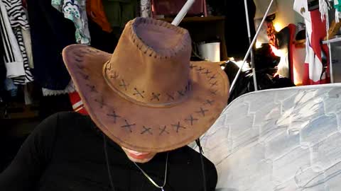 gurlnips online show from December 16, 11:33 am