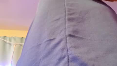 gurlnips online show from January 18, 12:35 am