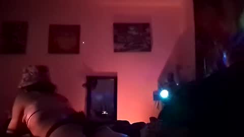 gurlnips online show from March 4, 4:06 am