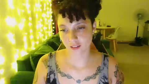 Miss Freckles online show from February 14, 12:51 am