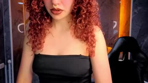 Snapshot of merida_b chatting on December 3, 8:18 pm merida_b online show from December 3, 8:18 pm