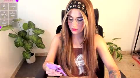 laura 3 i am independent model online show from October 23, 2:11 am