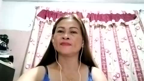 Snapshot of merry_ann123 chatting on May 20, 12:00 pm merry_ann123 online show from May 20, 12:00 pm