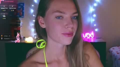 Snapshot of merry_dancers_ chatting on November 29, 4:21 pm Susan online show from November 29, 4:21 pm