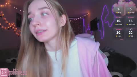 Snapshot of merryl_clark chatting on April 8, 4:40 pm Sara online show from April 8, 4:40 pm