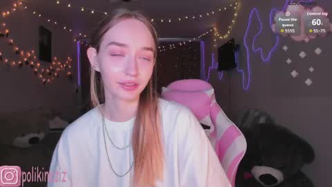 Snapshot of merryl_clark chatting on April 14, 1:17 pm Sara online show from April 14, 1:17 pm
