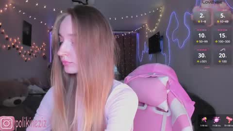Snapshot of merryl_clark chatting on April 15, 4:25 pm Sara online show from April 15, 4:25 pm