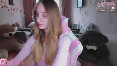 Snapshot of merryl_clark chatting on April 23, 2:19 pm Sara online show from April 23, 2:19 pm