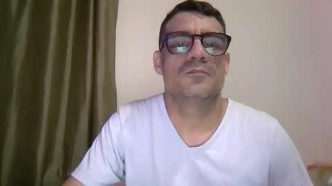 Snapshot of mersao chatting on November 4, 3:27 am Nerd Latino online show from November 4, 3:27 am