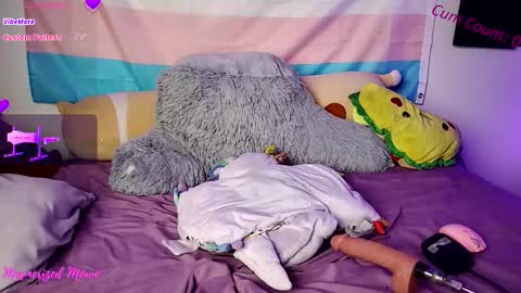 mesmerized_mowo online show from February 27, 1:38 am