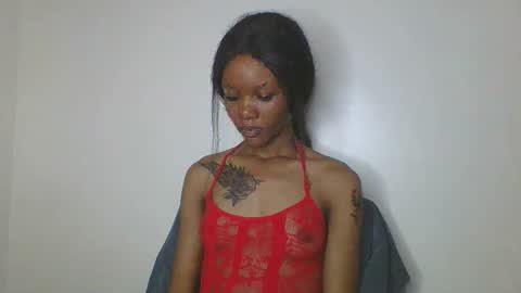 Snapshot of messyluna chatting on March 12, 9:26 am meggy and bree online show from March 12, 9:26 am