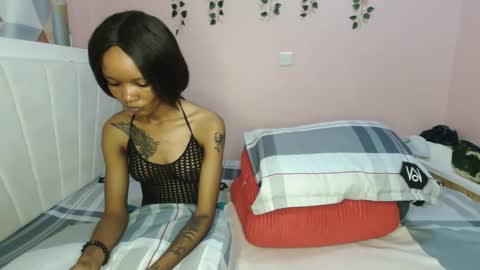 Snapshot of messyluna chatting on March 25, 6:58 pm meggy and bree online show from March 25, 6:58 pm