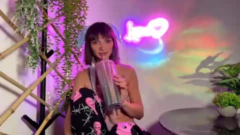 Snapshot of metakoolman chatting on June 4, 4:24 pm Annie online show from June 4, 4:24 pm