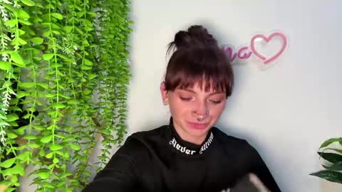 Snapshot of metakoolman chatting on June 15, 1:13 pm Annie online show from June 15, 1:13 pm