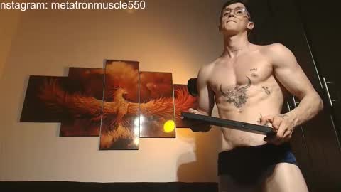 Snapshot of metatron_muscle chatting on November 8, 2:23 am Dany online show from November 8, 2:23 am