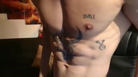 Snapshot of metatron_muscle chatting on December 1, 12:48 am Dany online show from December 1, 12:48 am