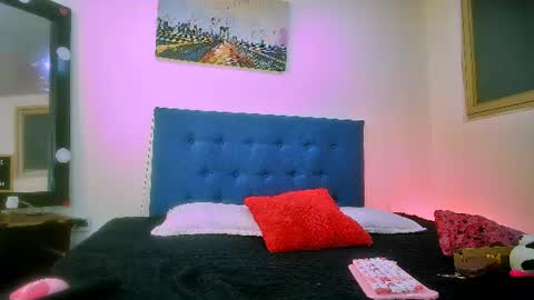 mew_alix online show from June 19, 7:17 pm