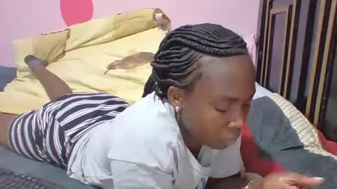 Snapshot of meybel chatting on November 10, 7:02 pm Meybel online show from November 10, 7:02 pm