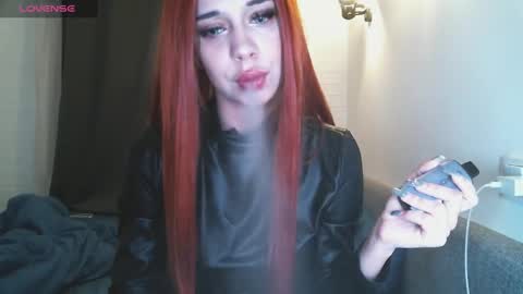 Snapshot of mezzalunaa chatting on February 15, 11:25 pm vollmond online show from February 15, 11:25 pm