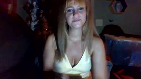 mezzy69 online show from October 11, 8:13 am