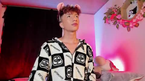 Snapshot of mhatias_ chatting on March 11, 5:02 am MATHIAS online show from March 11, 5:02 am