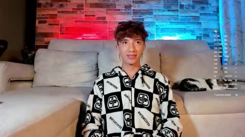 Snapshot of mhatias_ chatting on March 12, 5:46 am MATHIAS online show from March 12, 5:46 am