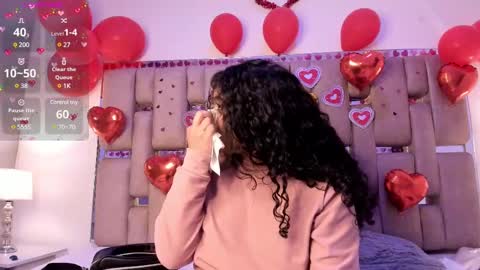 Snapshot of mhiarouse chatting on February 12, 10:24 am Mia online show from February 12, 10:24 am