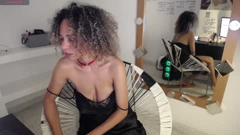 Snapshot of mhulattahot_ chatting on January 31, 3:33 pm Mulata Spencer online show from January 31, 3:33 pm