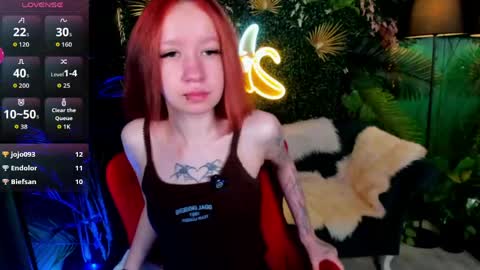 Snapshot of mi_mi_mia chatting on May 31, 9:27 pm Mia online show from May 31, 9:27 pm