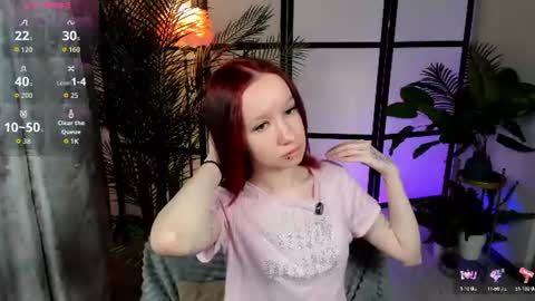 Mia online show from August 4, 6:43 pm