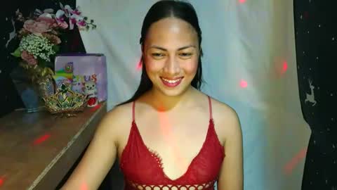 Snapshot of mia0113 chatting on December 16, 12:43 pm Mia online show from December 16, 12:43 pm