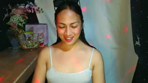 Snapshot of mia0113 chatting on December 18, 3:40 pm Mia online show from December 18, 3:40 pm