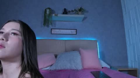 Snapshot of mia1blaze chatting on March 14, 3:23 am Mia1blaze online show from March 14, 3:23 am