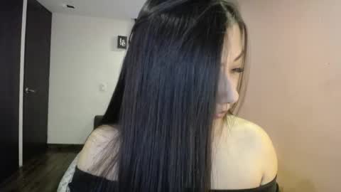 Mia zoe online show from January 15, 5:05 pm