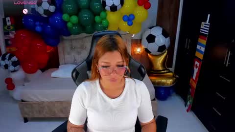 Violett online show from June 24, 8:19 pm