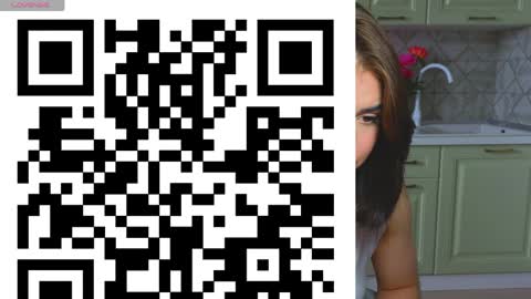Mia online show from May 27, 8:44 am