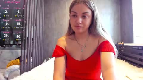 Mia online show from June 19, 3:33 am