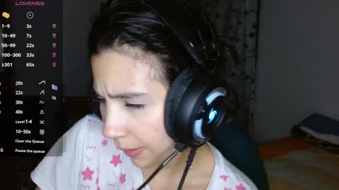 Snapshot of mia__lopez_ chatting on December 14, 6:13 am Mia online show from December 14, 6:13 am