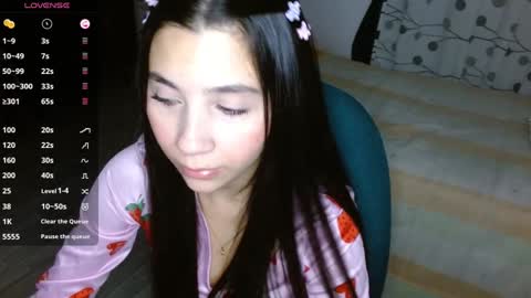 Snapshot of mia__lopez_ chatting on December 16, 11:28 pm Mia online show from December 16, 11:28 pm