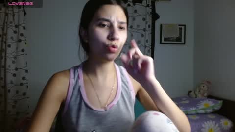 Snapshot of mia__lopez_ chatting on January 27, 5:03 am Mia online show from January 27, 5:03 am