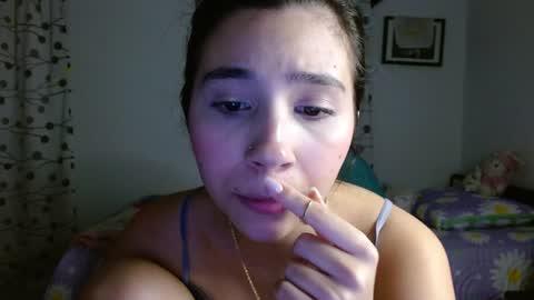 Snapshot of mia__lopez_ chatting on February 5, 2:19 am Mia online show from February 5, 2:19 am