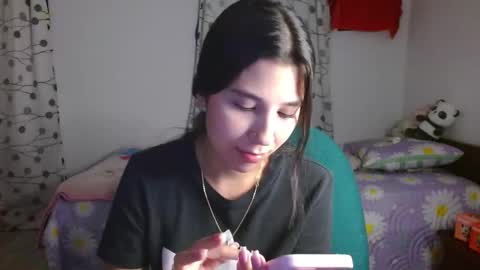 Snapshot of mia__lopez_ chatting on February 27, 1:05 am Mia online show from February 27, 1:05 am