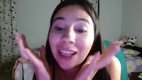 Snapshot of mia__lopez_ chatting on March 4, 3:55 am Mia online show from March 4, 3:55 am