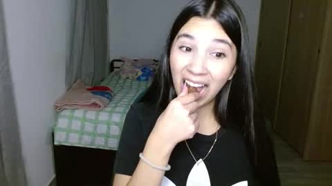 Snapshot of mia__lopez_ chatting on October 8, 1:03 am Mia online show from October 8, 1:03 am